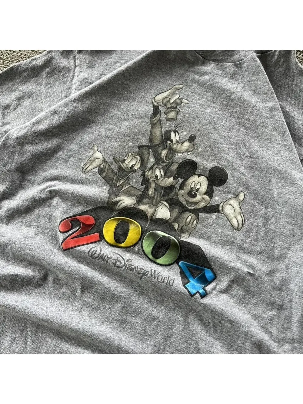 2004 Disney World Tee - Picture 2 of 4